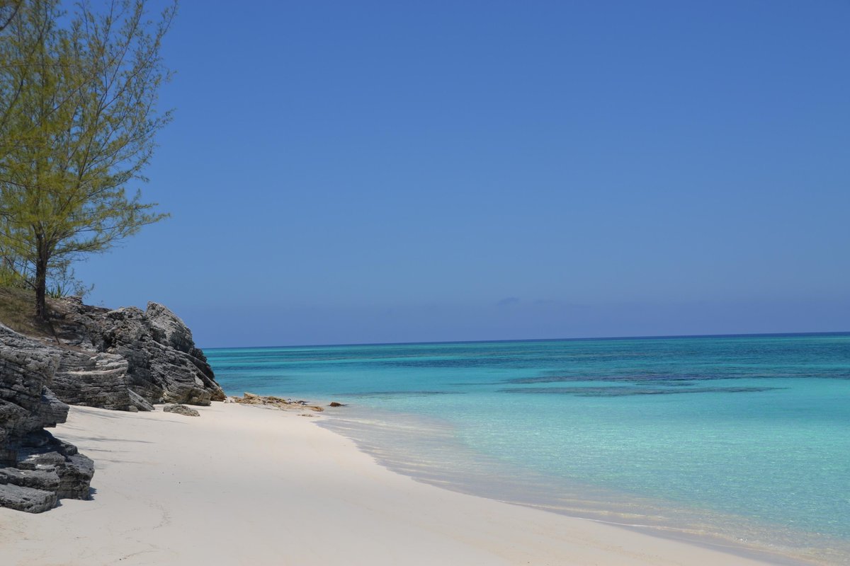 HotBeachSpots's tweet photo. VisitTheBahamas: Blue skies in the islands this morning, we're looking good in #Acklins and #CrookedIsland. #ItsBe… https://t.co/WC9RWfhH3F