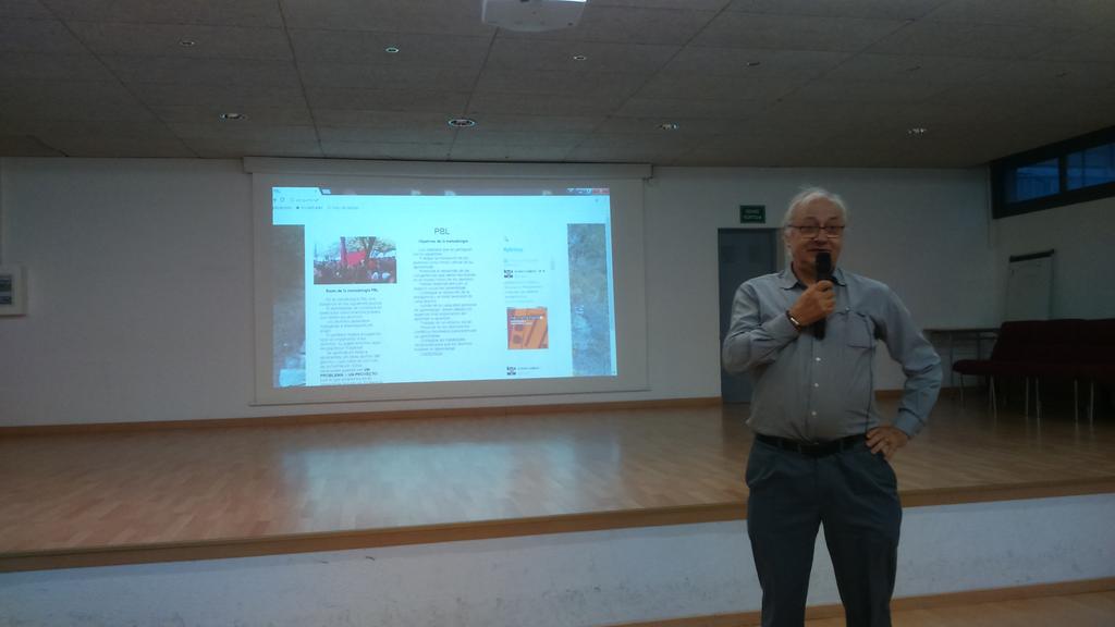 instivacarisses's tweet image. Aprenentatge basat en problemes amb Jordi Guim #ABP @jordiguimb #pblesp