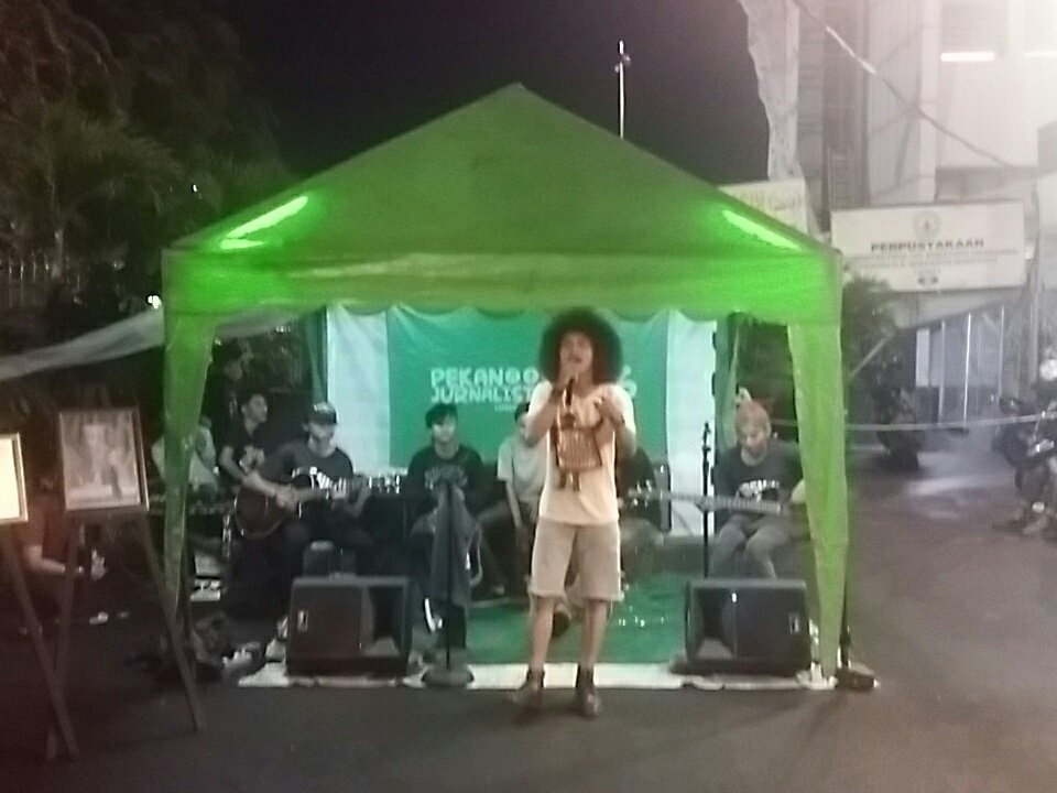 Penampilan Terakhir dari Kang Agus Band!!!! See yaaa next year hanya di Pekan Jurnalistik Media Publica!!!! Hohoho