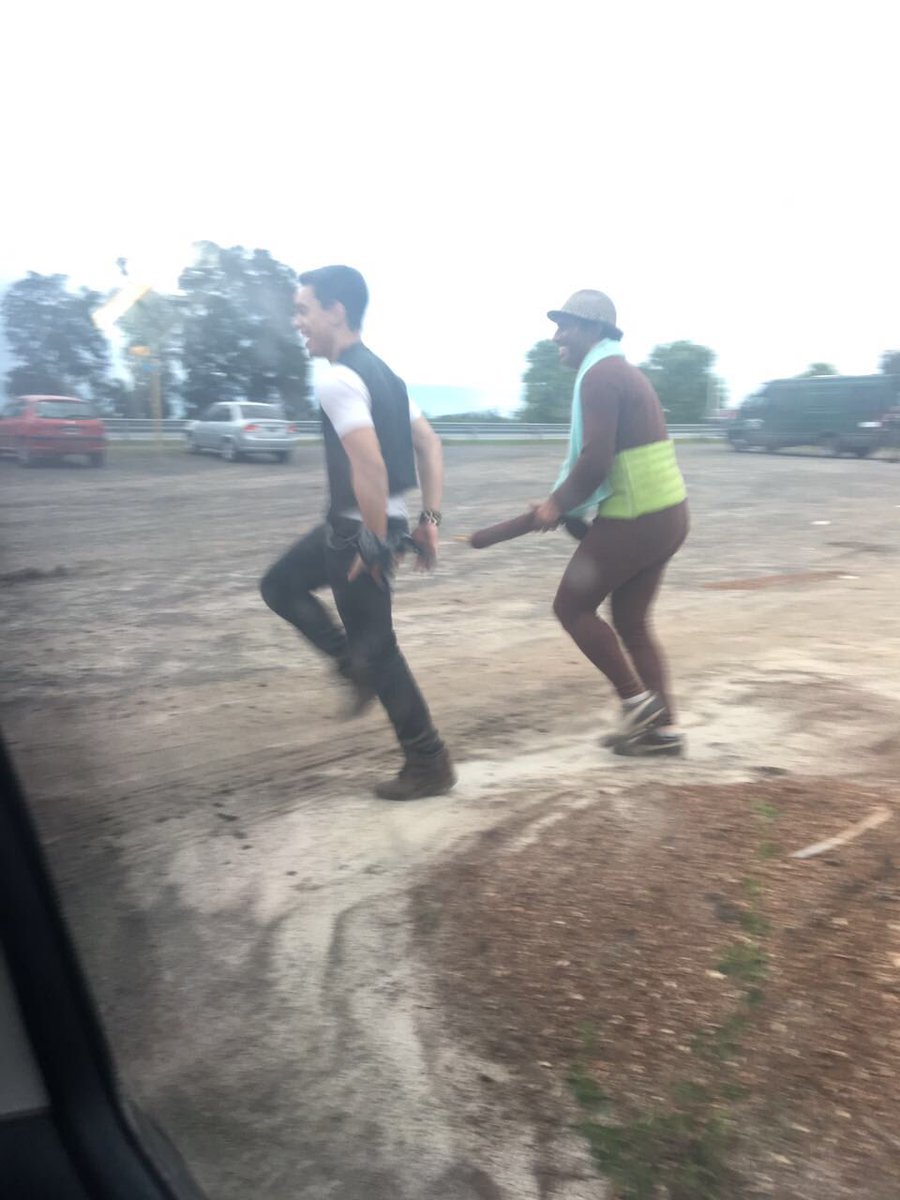 ortega_alvaro's tweet photo. Busco flaco que corría por el estacionamiento de la autopista para que le baje el pedo (le dio 1,78). Yo hice ejercicios #GenteQueBuscaGente https://t.co/iY469O5Ami