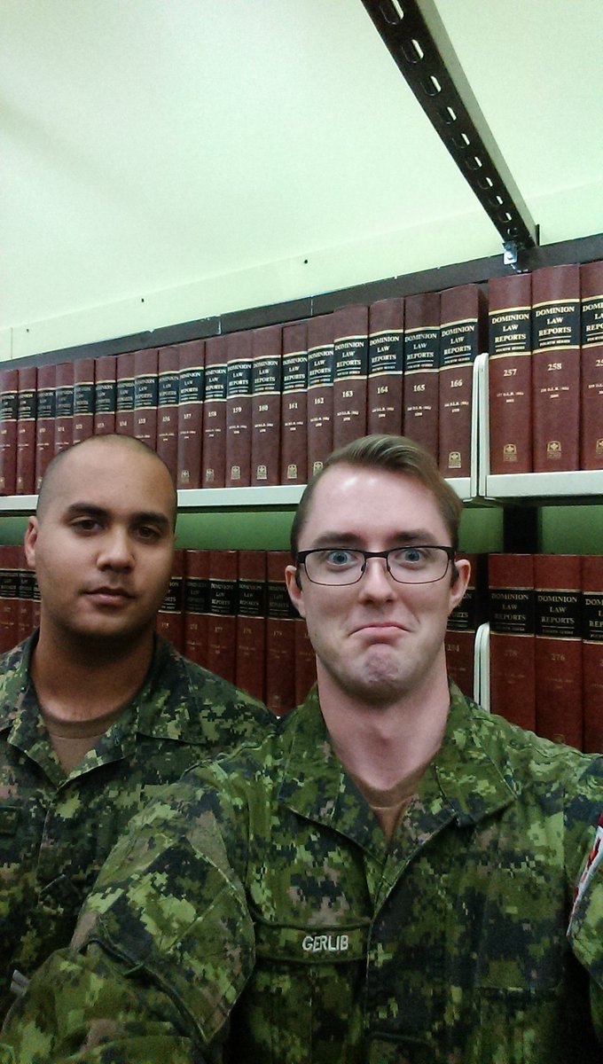Ecksman93's tweet photo. #aclibraryselfie @ProfBerard https://t.co/S07JbpDVlR