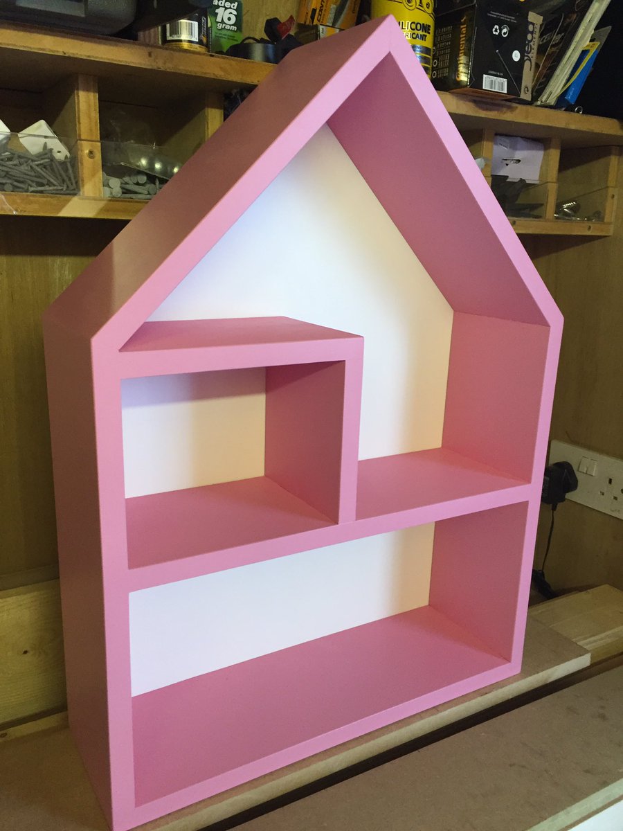 HandymanTim1's tweet photo. Job of the day, made, sprayed & fitted #AylesburyHandyman @HandymanTim1 #snaptoggle https://t.co/pZVj9GhmYI