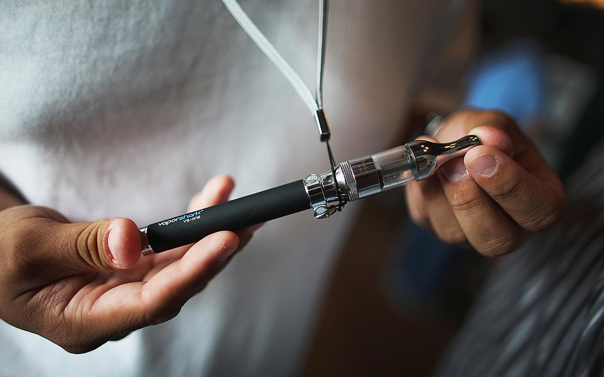 RastaVapors's tweet photo. FDA PROPOSES NEW DEEMING RULE: E-CIGS MIGHT REQUIRE A CLINICAL TRIAL PROCESS
https://t.co/FN49d0tmKY #FDADeeming #FDAEcigs #Ejuice #Eliquid https://t.co/SaKzbMFmRS