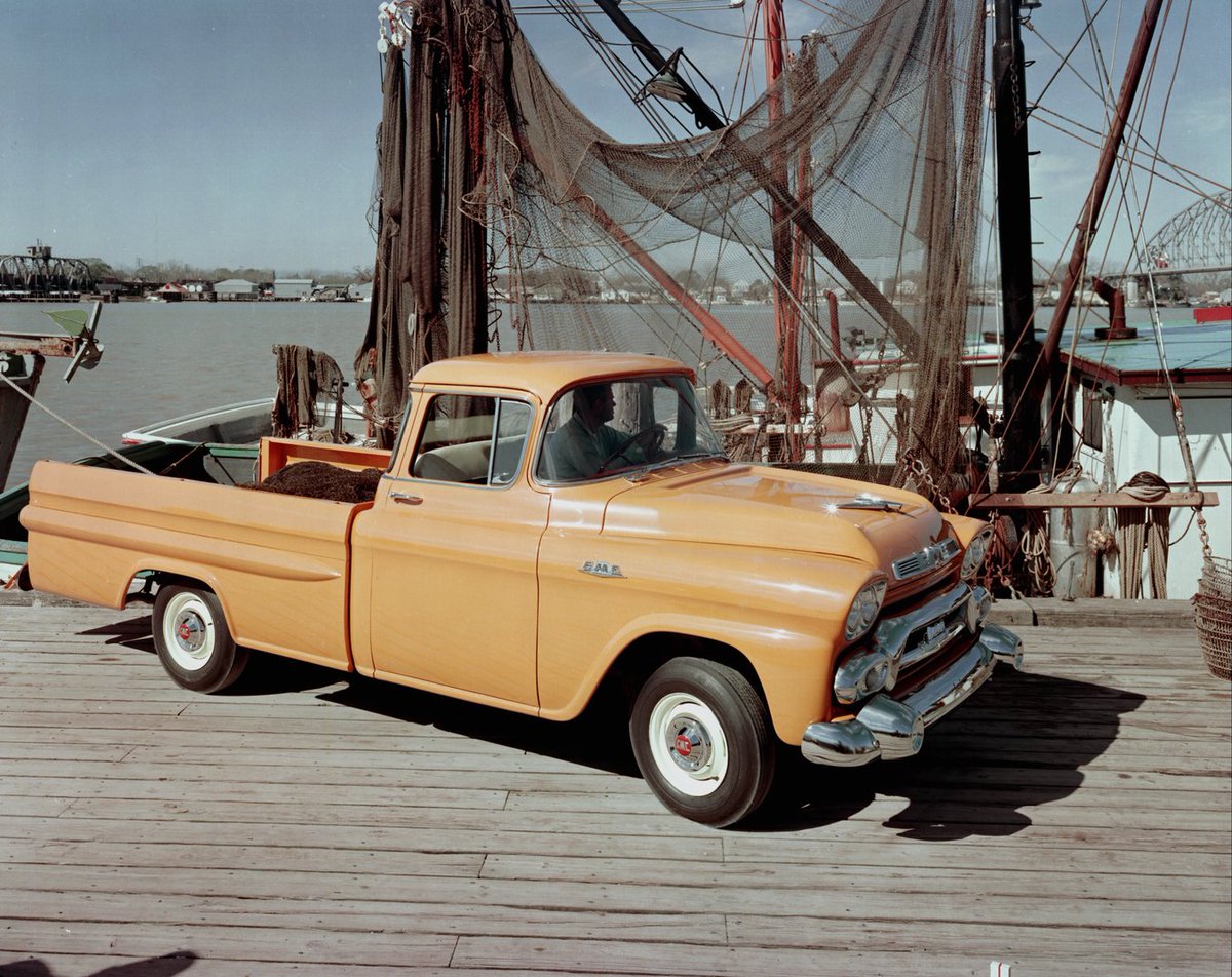 The 1959 @ThisIsGMC 100 Series Wideside Pickup had it all - style and utility. #tbt https://t.co/IvEikTVWva