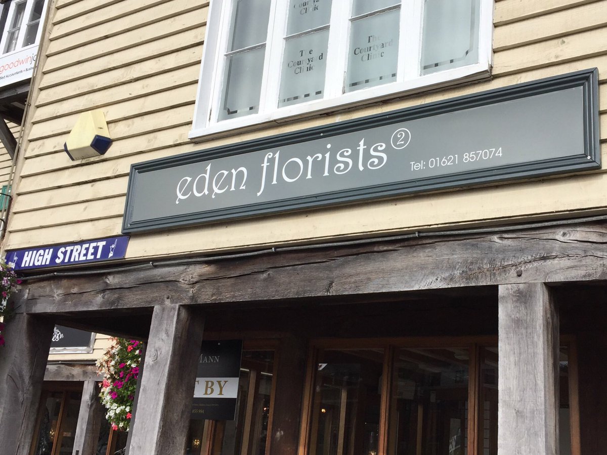 New signage just put up for <a href="/edenflorists/">Eden Florists</a> in the Kings Head Centre, Maldon!! 😍👍🏼🔨#Maldon #Essex #signage #florist