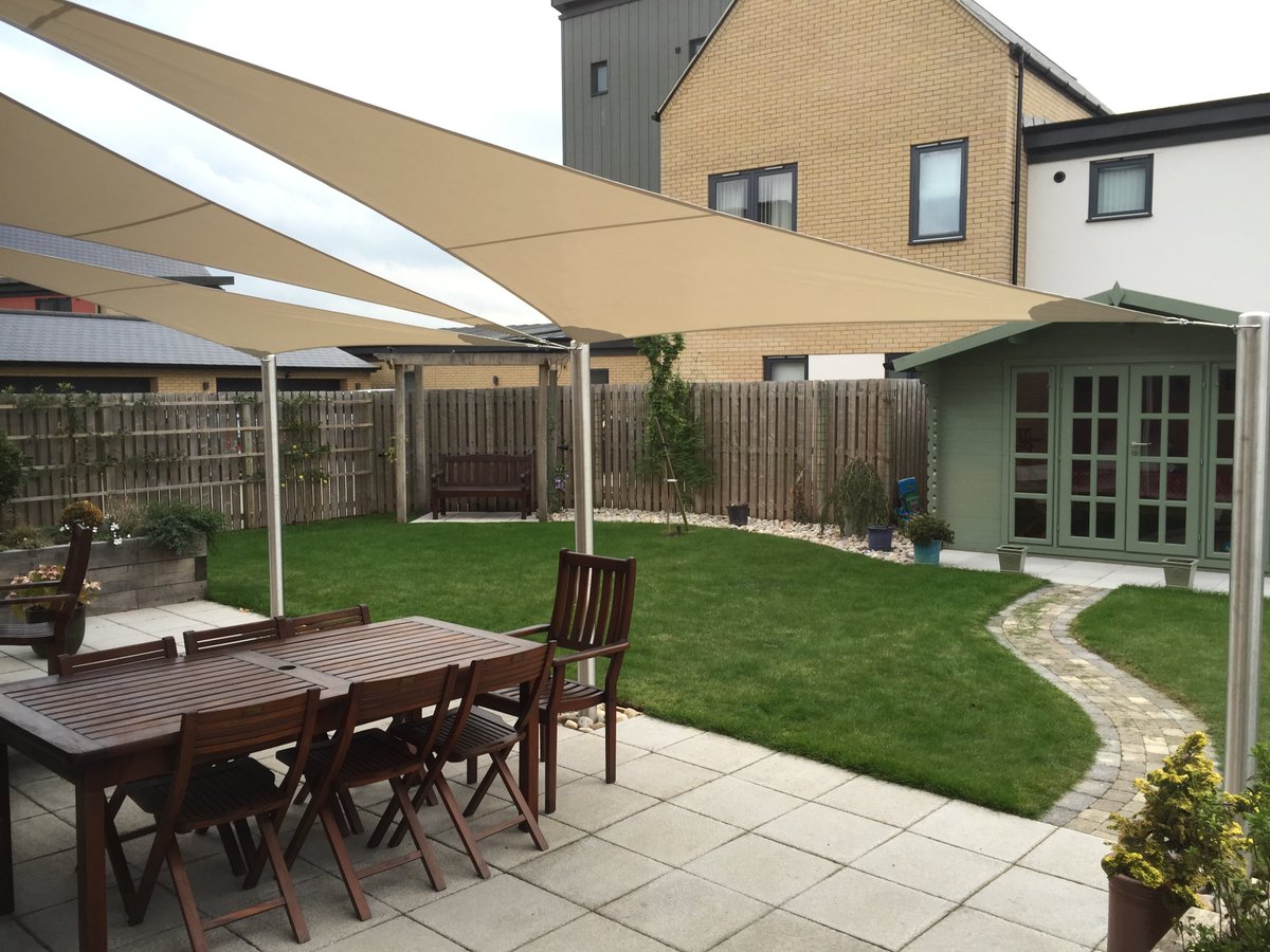 Sailmedic_uk's tweet photo. Newly finished garden complemented by a trio of Sail Medic shade sails
#shadesails #sail #sailmaker #garden #landscape #shade #canopy #UK https://t.co/u6EIsIutPg