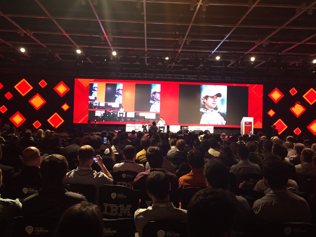 _Semperti's tweet photo. Santiago Lange ganador olímpico Rio2016 en el #RedHatForumArg #SempertiRedHatForum https://t.co/gw1UCFtyXW