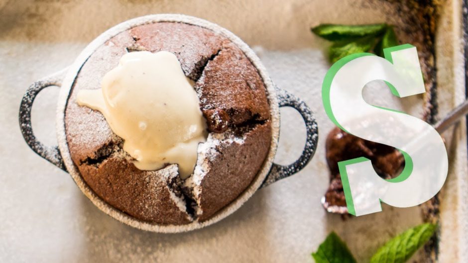 LoveSharingFood's tweet image. Dark Chocolate Soufflé  #eyeCandySorted lovesharingfood.com/?p=17684 #Food #Recipes #CupCakes #Foodie #Cooking