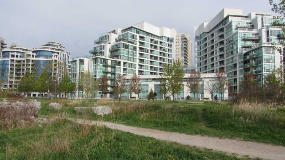 SwinderYP's tweet image. Condo buyers' demands changing like never B4. What's important to YOU in a #condo? #Survey ypnh.ca/6wsxn