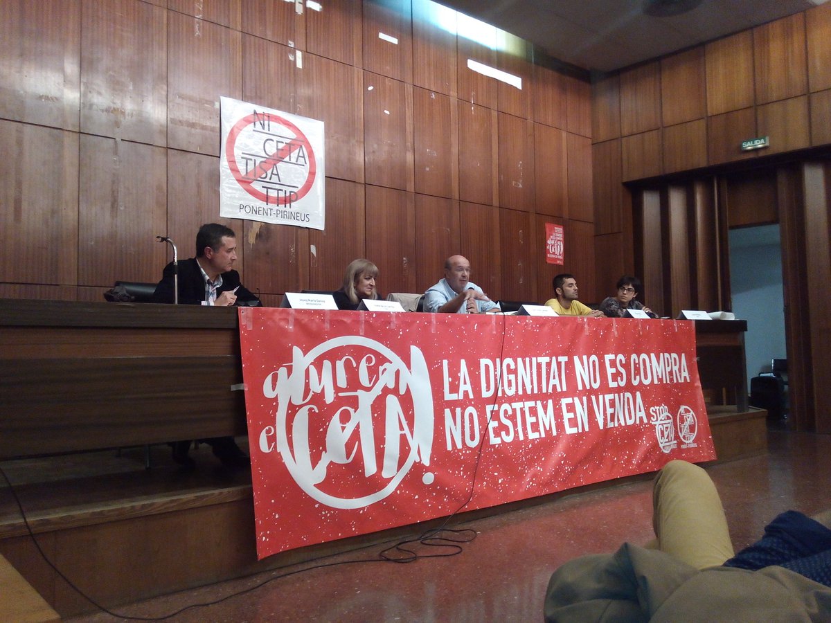 Soniasanzcid's tweet image. El CETA menys sou, menys drets!! Xerrada amb els companys/es sindicats @stopcetaponent #15OYoVoy  #StopCETA #Nittip