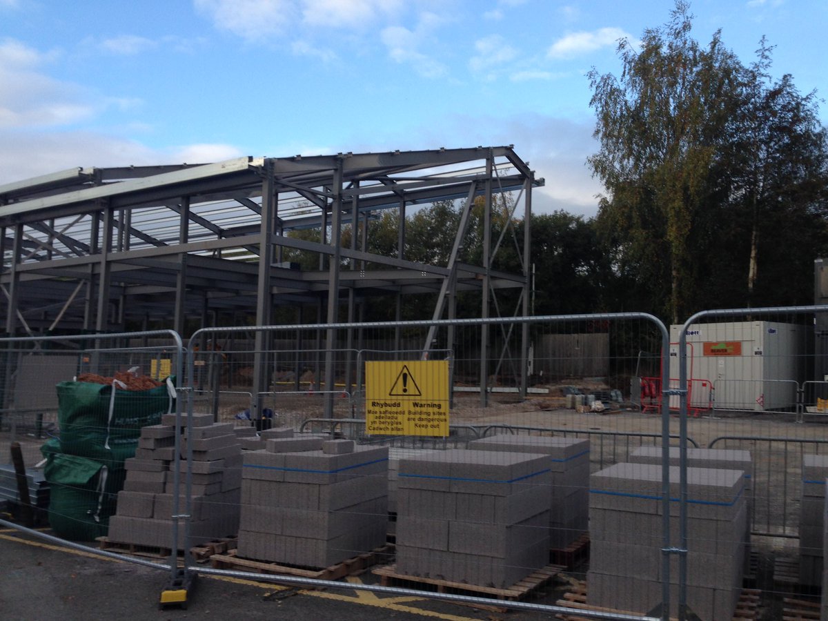 Such a fast paced project, brilliant to have this right outside our classroom.@colegcambria <a href="/WynneConstruct/">Wynne Construction</a>