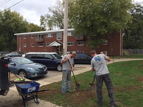 MasterPropSer's tweet image. We welcomed new crew members this week and put them right to work cleaning up around a local apartment complex. masterpiececo.com