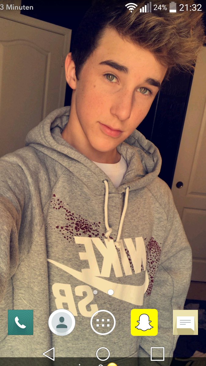 jelena_bubulj's tweet photo. Phone on fleek @HunterRowland ly booyyy πππππ:) #HunterRowland #goals #rowlandfam #rowlandtour #cayute π₯π₯π₯π₯π₯π₯π₯π₯ππππππ https://t.co/9Px0EbIRMC