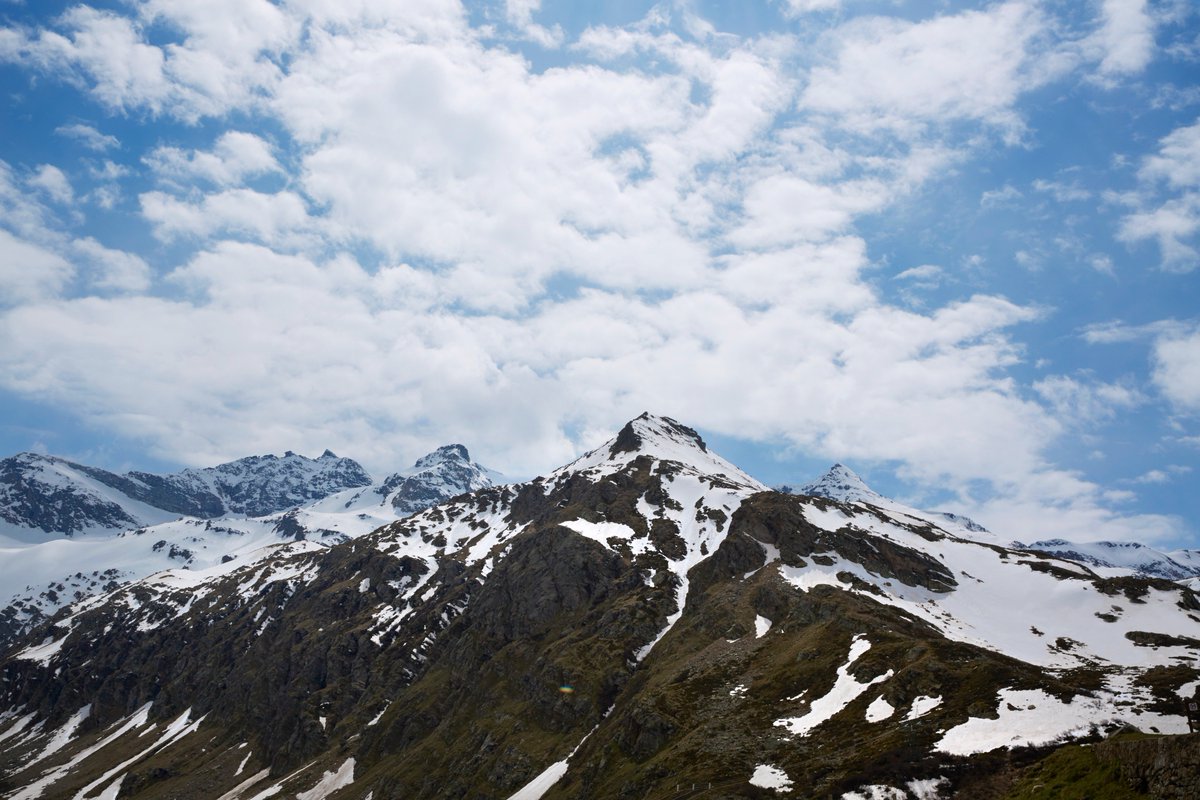 AlpineCarsFR's tweet photo. #AlpineRoadtrip : sur les routes sinueuses du Col du Nivolet, l'#AlpineVision se joue des virages avec agilité > https://t.co/5gMMYwDXT2 https://t.co/0OgHLB12dA