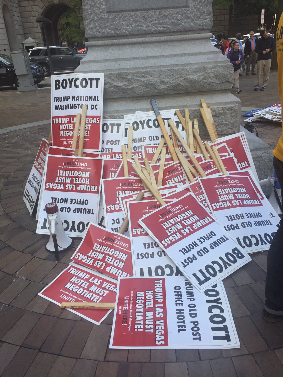 CWAUnion's tweet photo. Amazing solidarity at the picket at Trump Hotel in DC! #UniteAC #1u https://t.co/CSd0xZPh4W