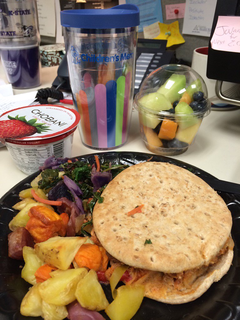 Love healthy and DELICIOUS meals at CMH #mindfulmeals #healthyfoodtastesgood #12345fittastic