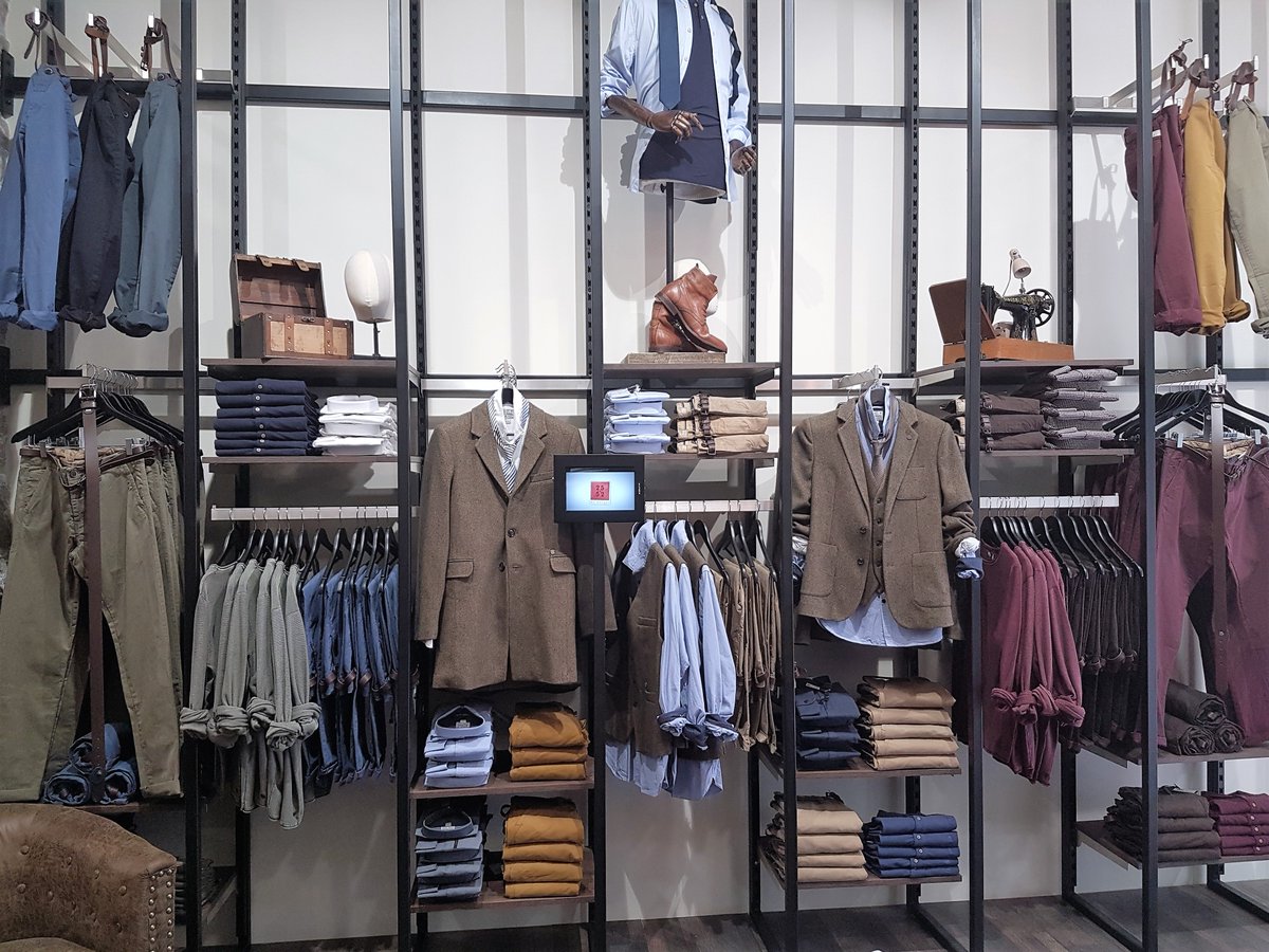 Julienbig's tweet photo. Nouveautés au 62 rue Gioffrfedo à Nice. #Nice #mensfashion #2552beunique #conceptstore https://t.co/XoZAmMqr7g