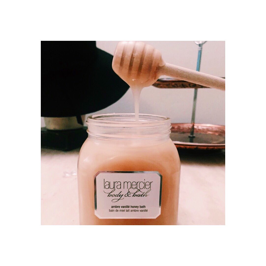 Life’s Little Luxuries: Laura Mercier Vanillé Honey Bath 🍯 
#lauramercier