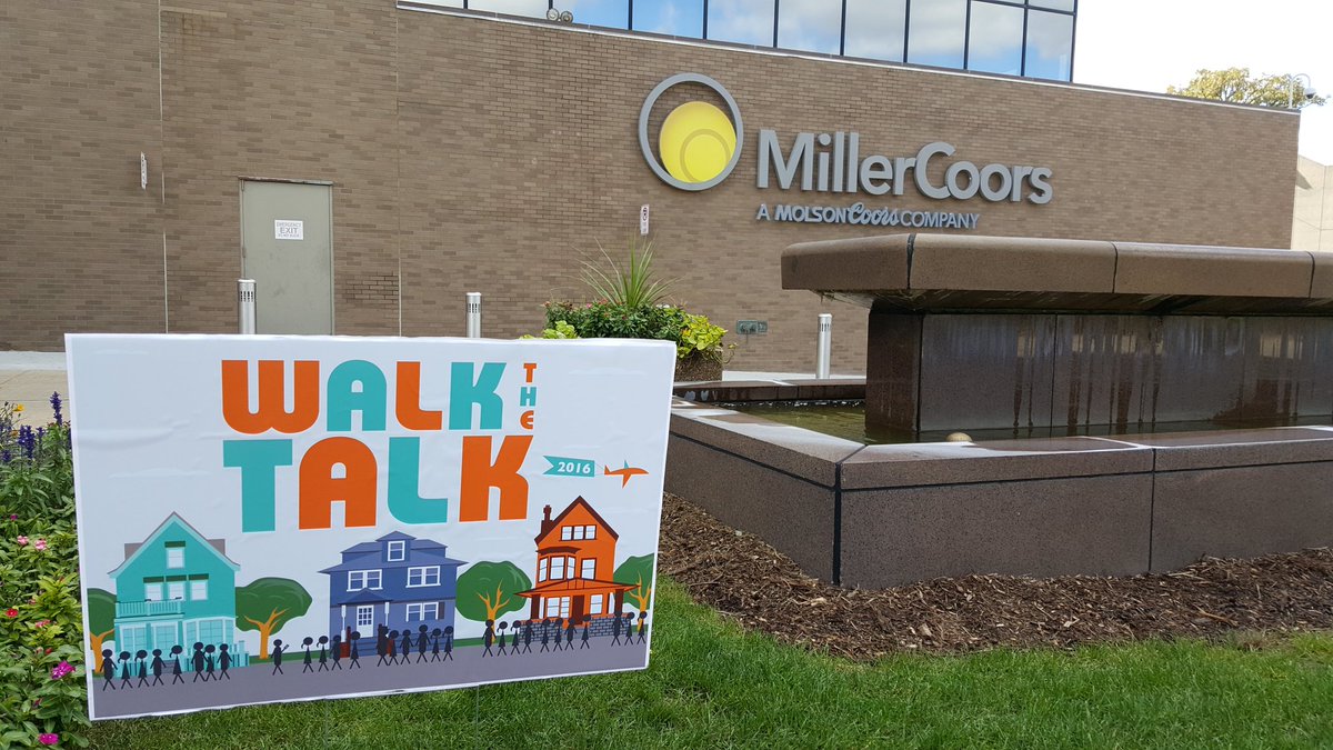 j_wasielewski's tweet photo. @MillerCoors and @BrumderMansion today for #WalkTheTalk2016 #LifeAtKohls https://t.co/FnzHT6IVyF