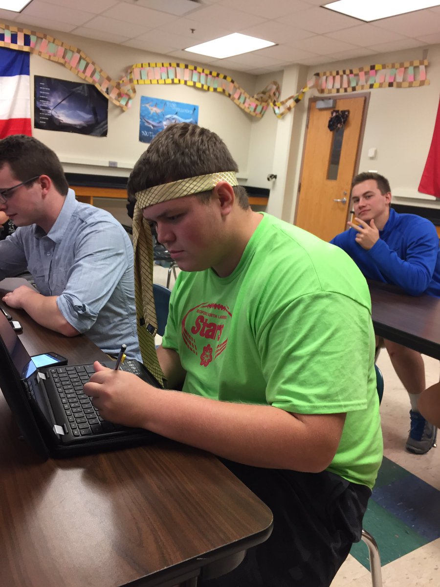 wil_doingstuff's tweet image. Wil taking a test in Science class