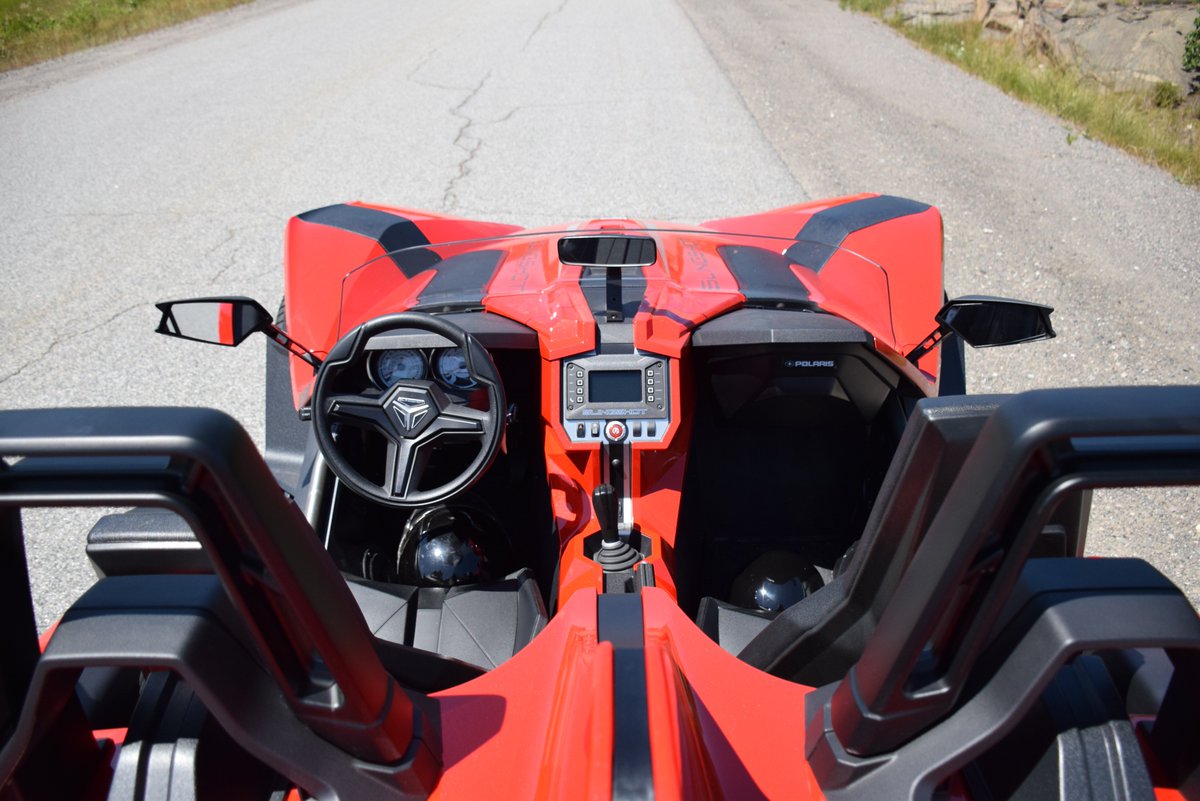 Polaris slingshot. Polaris Slingshot SL. Трицикл Поларис слингшот. Трицикл Polaris Slingshot. Polaris Slingshot 4 колеса.