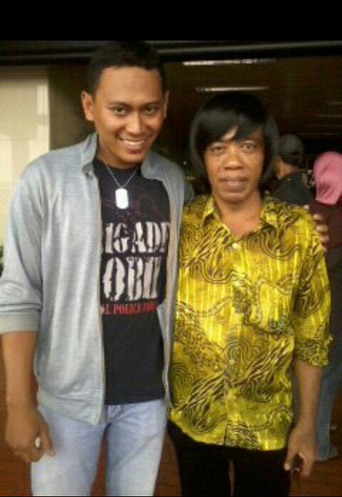 <a href="/Ucha_shulbi/">Ucha Shulbi</a> with <a href="/_pak_tarno/">Pak Tarno</a>