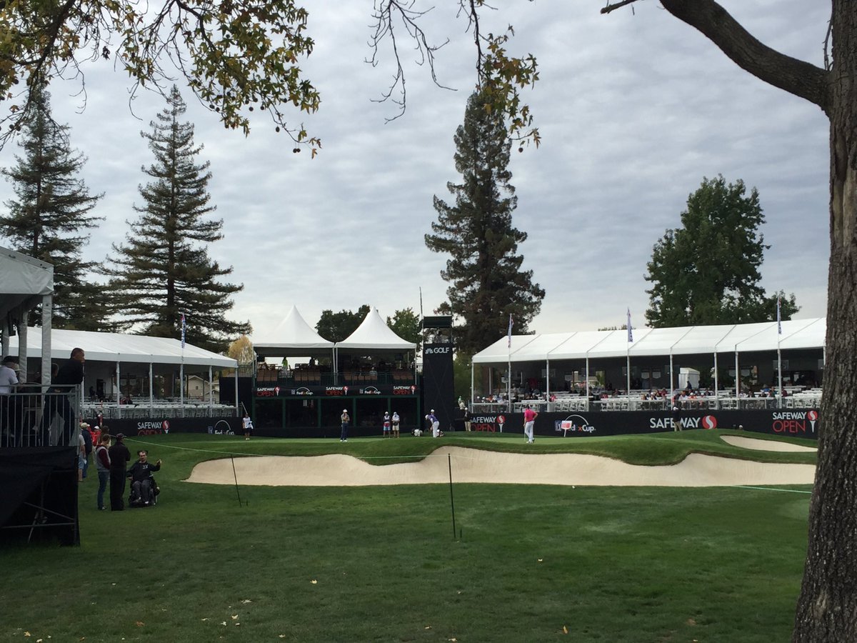 GrantLodes's tweet photo. Ryder Cuper Matt Kuchar walking to the 18th green at the #SafewayOpen in #Napa. #SilveradoResort #Kooooch https://t.co/h6HuS6Jc2n