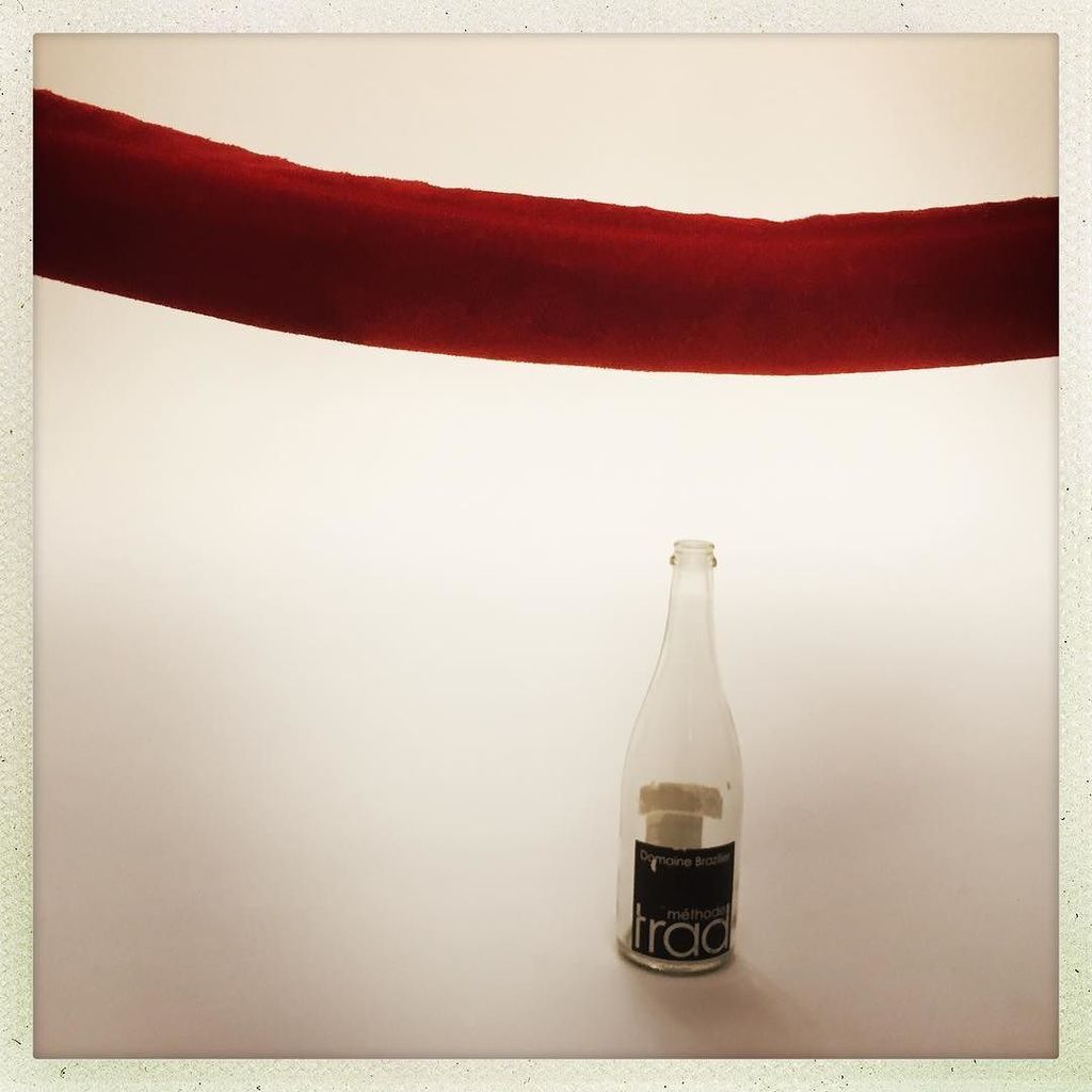 Stand behind the red rope and listen to <a href="/imtheonepushing/">Ivette</a> drinking with @jillianlauren on #… ift.tt/2e4LbZj