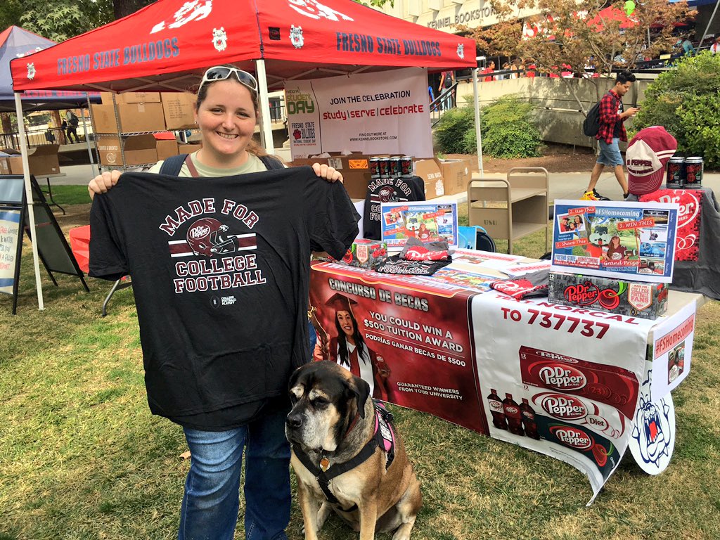 Our first #DrPepper winner! FREE <a href="/drpepper/">Dr Pepper</a> samples &amp; food at #NationalStudentDay! Till 1pm by <a href="/FSKennel/">FS Kennel Bookstore</a> Bookstore.#FSNSD16 #FSHomecoming