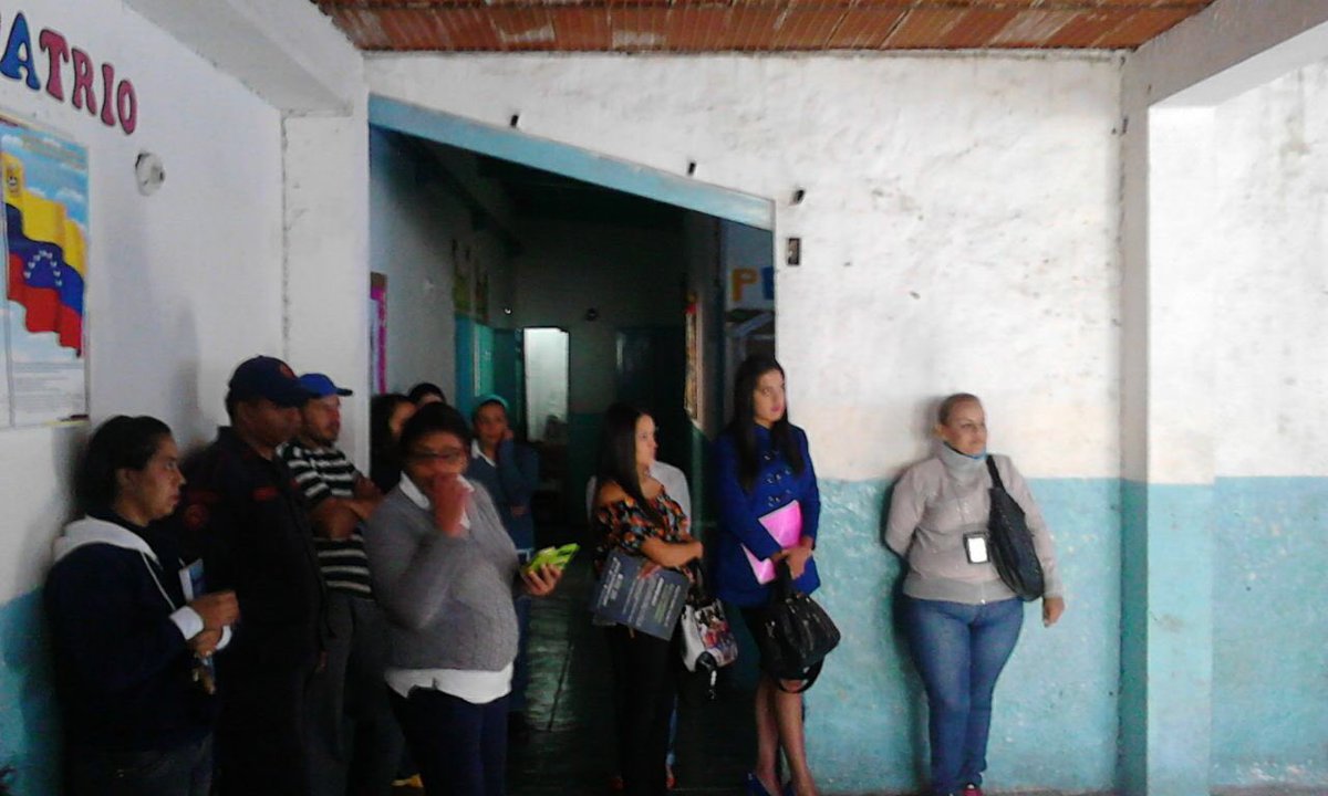 CcpTimotes's tweet photo. Abordaje y monitoreo a Unidades Educativas, municipio Miranda-Timotes @GobAlexisR @AlvaroSCuellar @Visipol_MIJP @polimerida https://t.co/GxGlhdMYDp