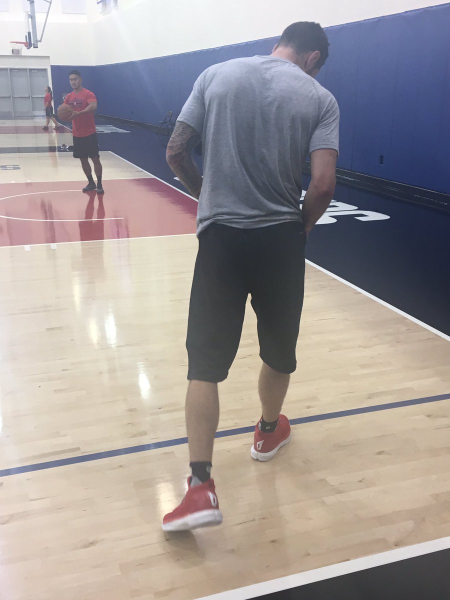 Planting trees entry Prescription Dan Woike on Twitter: "JJ Redick wearing Damian Lillard's signature shoe before Clippers play Portland tonight https://t.co/TydfvmLHOE" / Twitter Planting trees entry Prescription Dan Woike on Twitter: "JJ Redick wearing Damian Lillard's signature shoe before Clippers play Portland tonight https://t.co/TydfvmLHOE" / Twitter