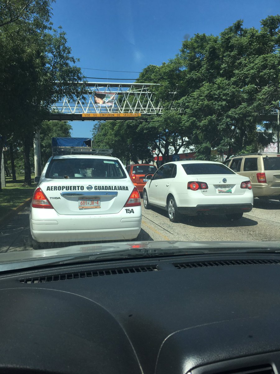 Trafico pesado Lázaro Cárdenas dirección hacia los arcos