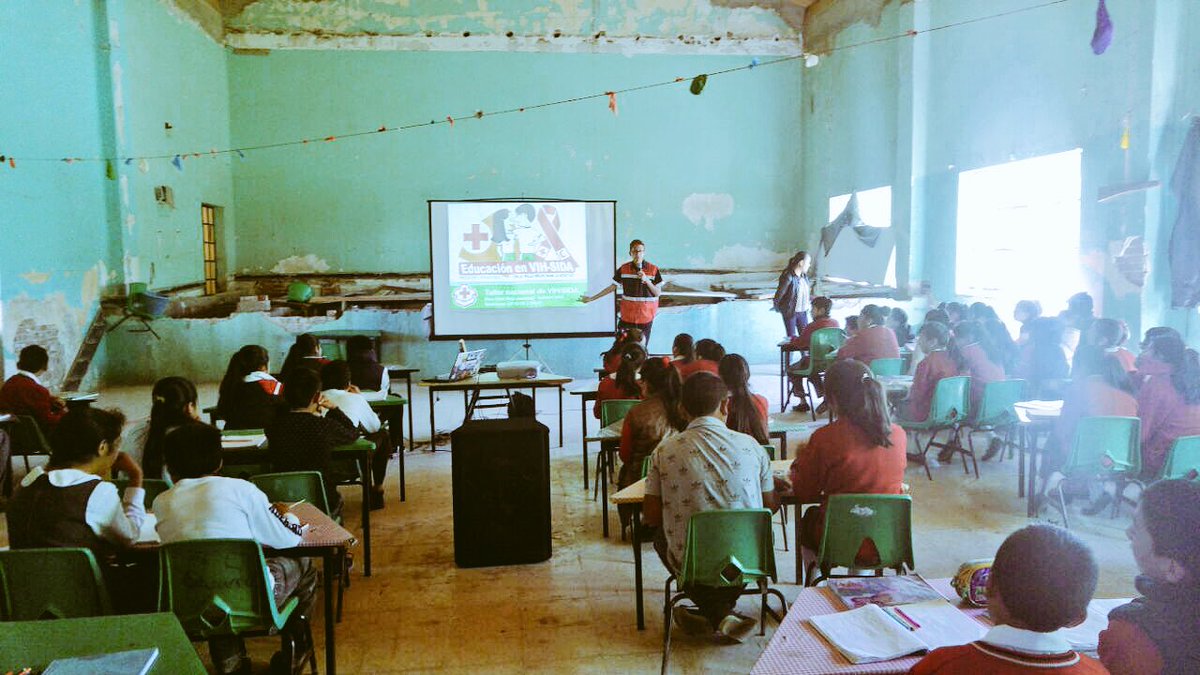 CruzRoja_Edomex's tweet photo. Personal de #Juventud imparte el taller de prevención contra VIH/SIDA a alumnos de primaria en Zinacantepec #prosalvid #prosalsex https://t.co/hnh0OEDqxe