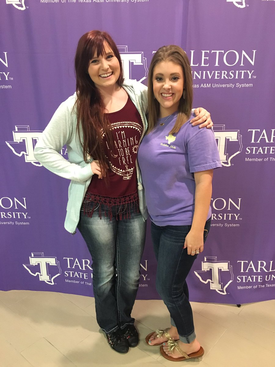 Macey_O's tweet photo. My RL Is better than yours ππΌ #heritagetakestsu #tarletonhoco #findingheritage https://t.co/qg1iUrVmJB