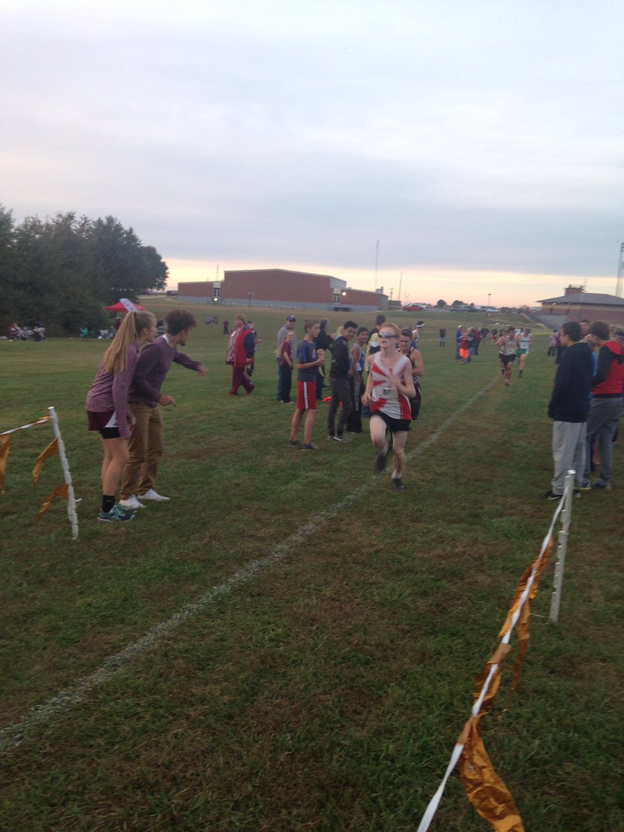 SBooneHS's tweet photo. Boys' varsity race pictures @sbcxc https://t.co/wBu1u8P9n4
