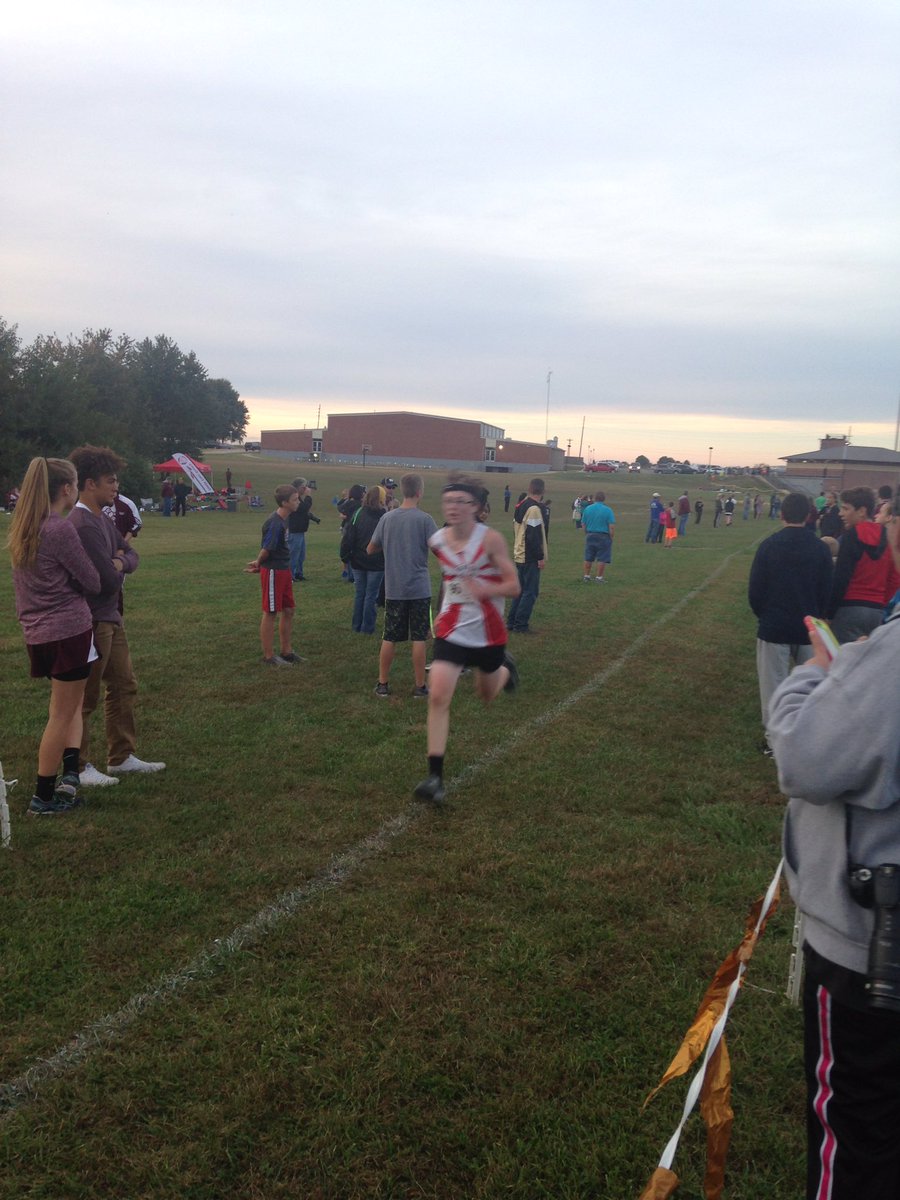 SBooneHS's tweet photo. Boys' varsity race pictures @sbcxc https://t.co/wBu1u8P9n4