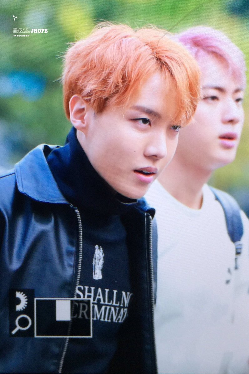 161014 뮤뱅출근 #방탄소년단 #제이홉 #정호석  <a href="/BTS_twt/">방탄소년단</a> 🍃