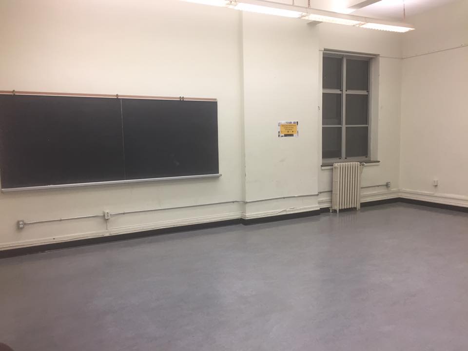 tonyszczak's tweet photo. Crammed a lot of bodies 1st class 1st year in here. Room 304. #44FinalBow #TBT #reminiscing https://t.co/Ym4vHZoumd