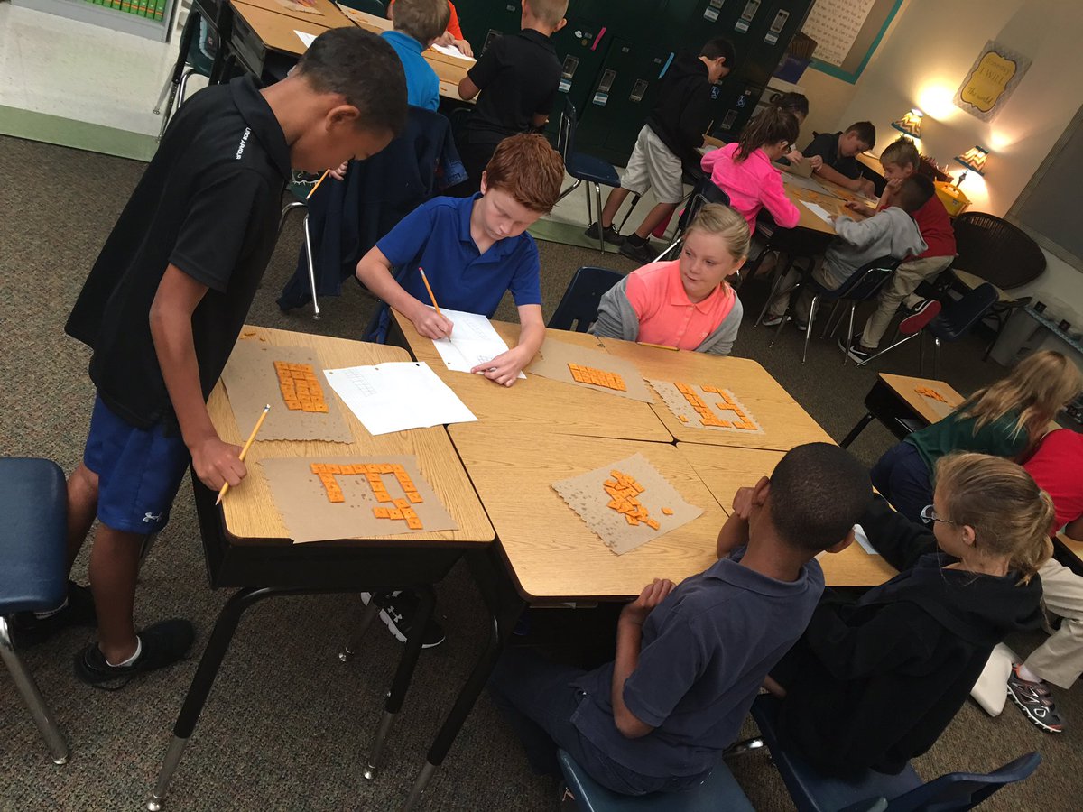 TeamToneyFISD's tweet photo. Creating rows and columns with Cheez-it's to help with multiplication #hiphipARRAY https://t.co/UiPtN1pZSu