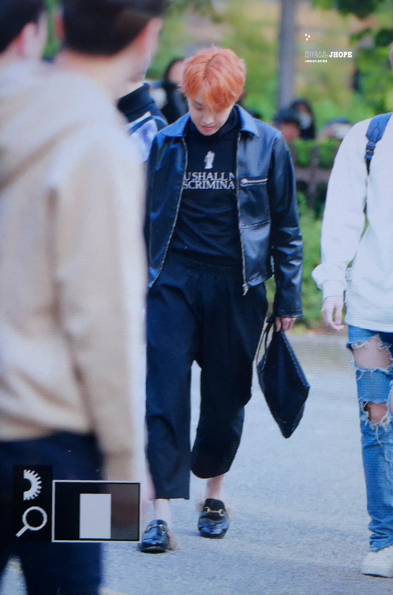 IdealJHope's tweet photo. 161014 뮤뱅출근 #방탄소년단 #제이홉 #정호석  @BTS_twt 🍃 https://t.co/4vQIvm6A6B