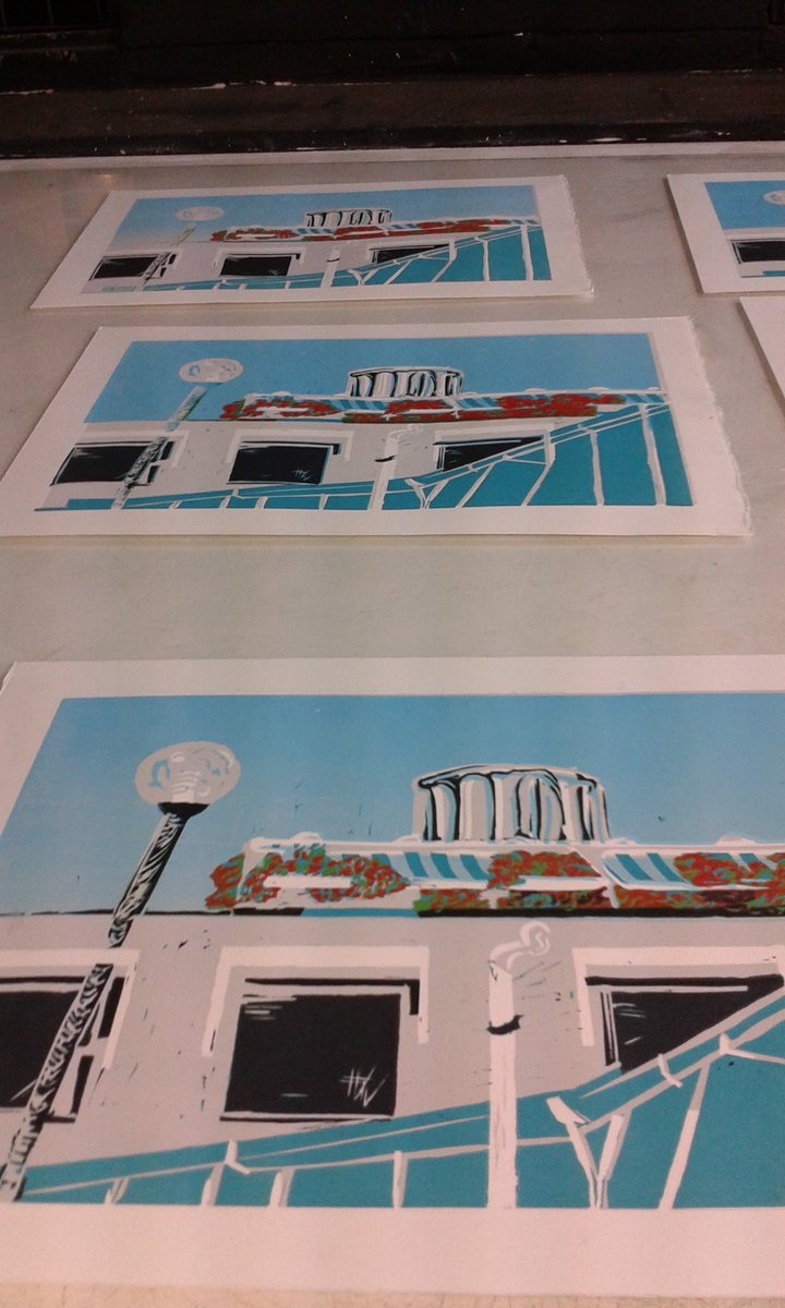 hunterhiannon's tweet photo. Ink setting on new #linocut #prints thanks @ArtAcademy https://t.co/7HeuQAhKC9