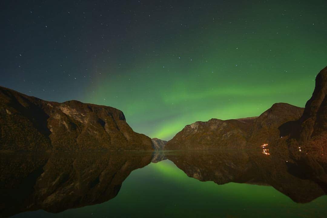 konsulentliv's tweet photo. @fjordnorway @flammarina @Vangsgaarden Amazing days by the fjords 😊🖒
Photo: Aurland Photography https://t.co/0jyj9uDjKa