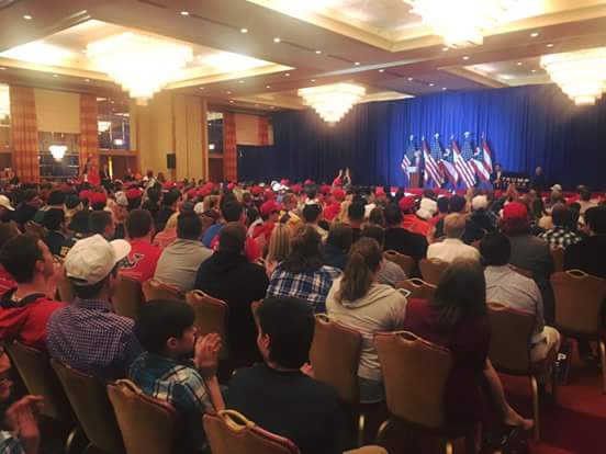 OhioStateS4T's tweet photo. Thank you @realDonaldTrump for joining us for an amazing event with students from around Ohio! #Trump2016 #GoBucks https://t.co/fBsiKWvvko