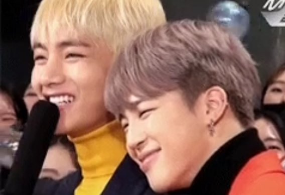 Btseshowtime's tweet photo. Really happy bday Jimin you little jerk
Thank u for wearing it even though I chose it based on my preference
My friend I love you the most 💕 https://t.co/ctEWFFswEb