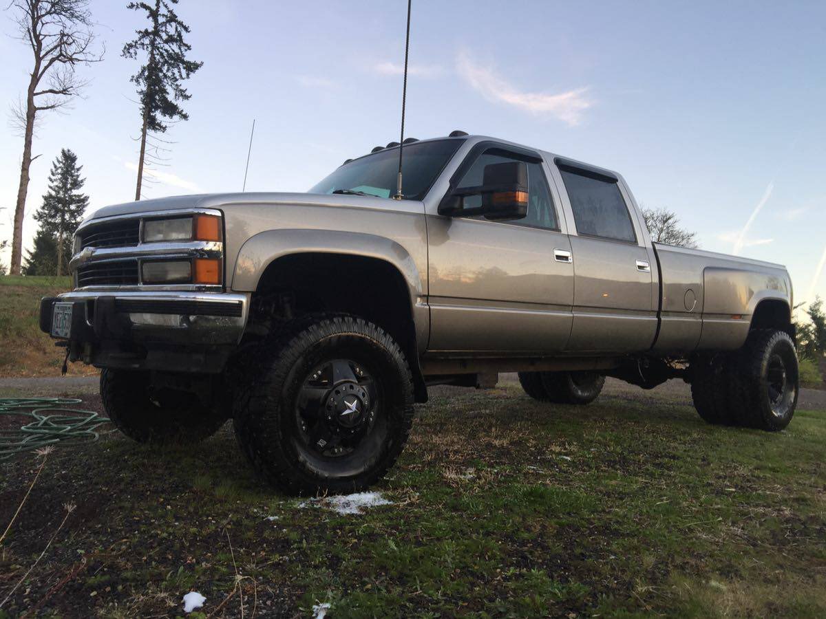 clouda_smoke's tweet photo. The old chevys clean up nice! https://t.co/zcrBXki0mK