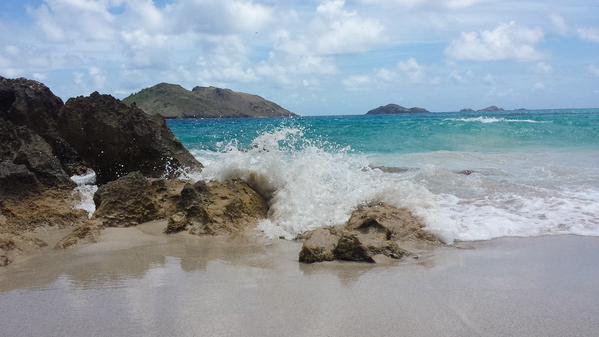 Amazing_WorId's tweet photo. Flamand's Beach, Guadelope, St. Barth's https://t.co/hYFlAejHGs