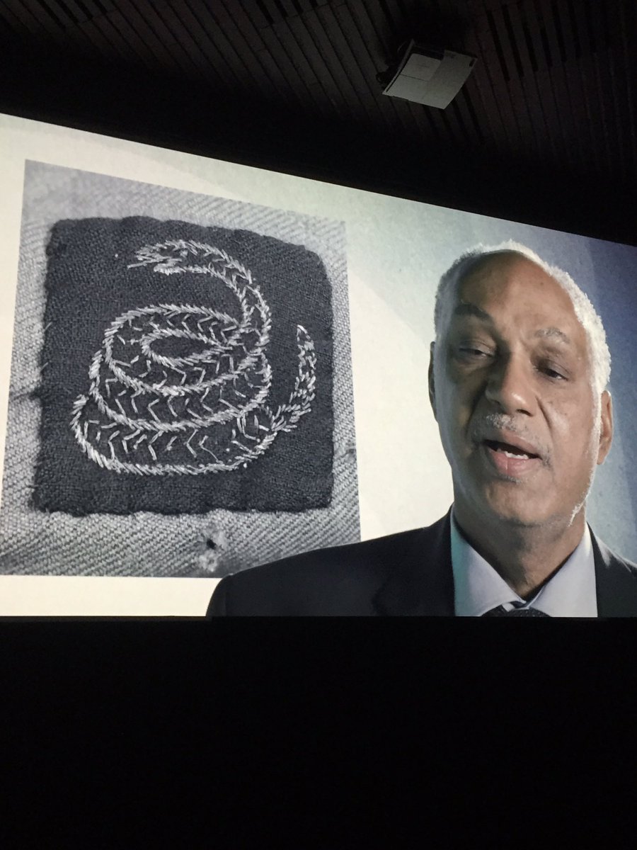 boyer2626's tweet photo. Belle projection @quaibranly de #JaiDeuxAmours doc de JRozen prod #Tangaro @TetraMediaS @FranceOtv @France5tv sur l'expo #TheColorLine ! https://t.co/PCqHMPJgfS