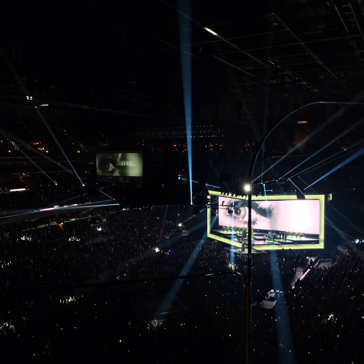 bflosenrab's tweet photo. #AdeleLive2016 #adeleindc #adele https://t.co/NcPNKbIIxw