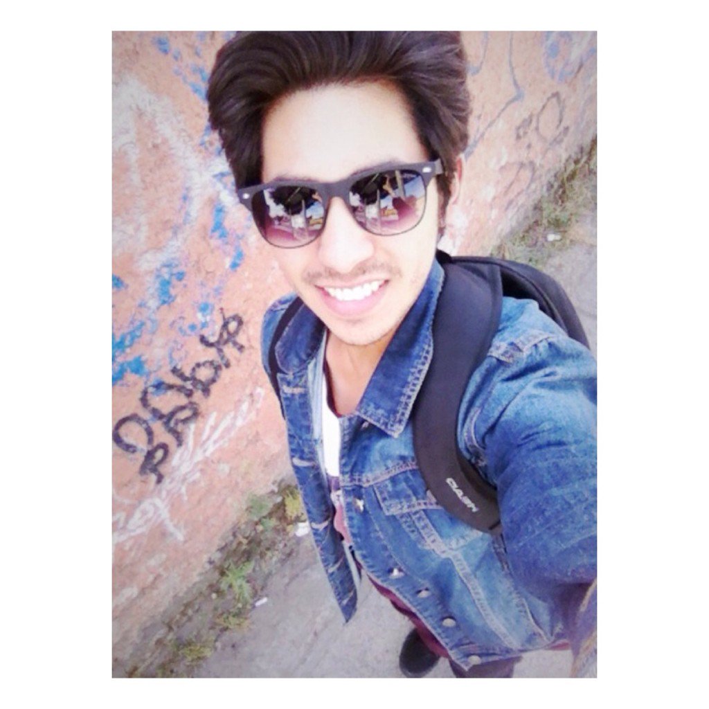 matibarrueto's tweet photo. Caminando por Santiago con los favoritos 😊👓🙌 @ChilePeppermint #actitudpeppermint https://t.co/p86572lN8G