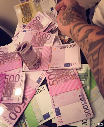 music_swaggmen's tweet photo. π€π€ #MONEY #EURO #POSEY #JNOUNEY #PARIS #FRANCE #SWAGGMEN #SWAG #THESWAGGMEN https://t.co/ZWXvIt6RLr